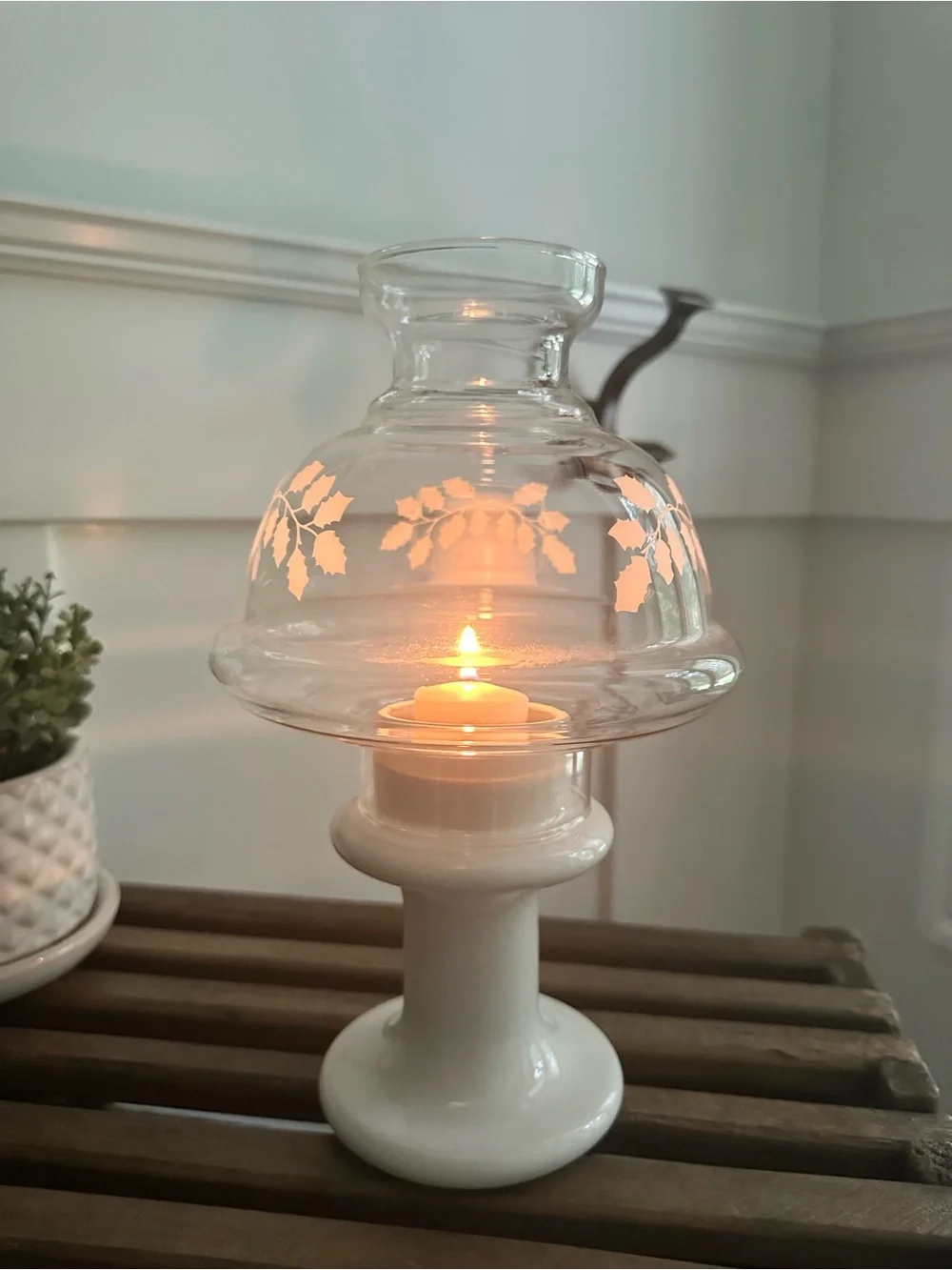 Vintage Style Glass Hurricane Candle Fairy Lamp White Base Simple Leaf Design